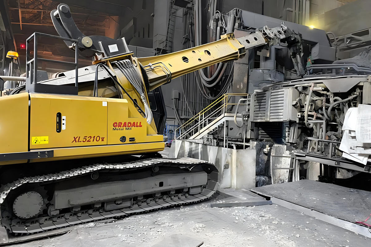 Gradall At Work Image